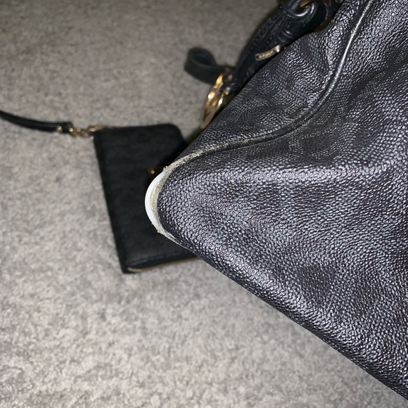 Michael Kors purse with matching wallet - Picture 7 of 8